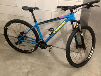 Used Trek Xcaliber 7 2016 Mountainbike, Blue — image 3 of 7