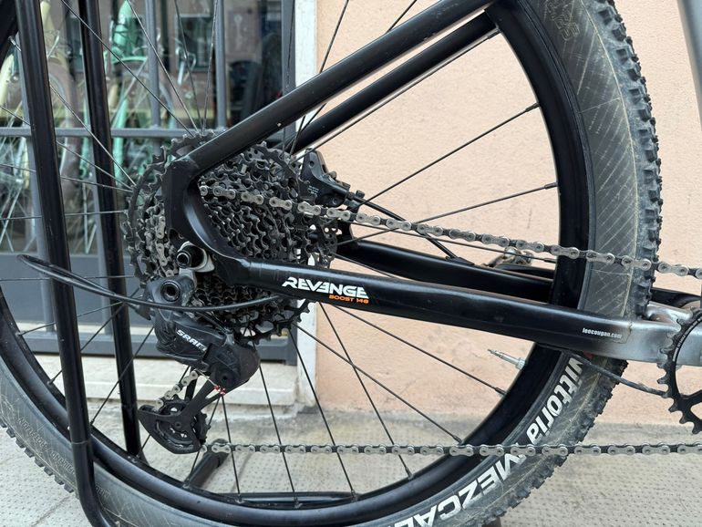 Used Lee Cougan revenge boost 2019 Mountainbike, Light Gray — image 2 of 7