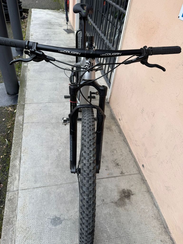 Used Lee Cougan revenge boost 2019 Mountainbike, Light Gray — image 5 of 7