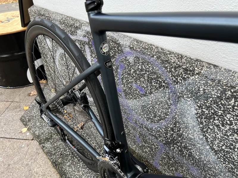 Used Specialized Tarmac SL6 2023 Road & Gravel, Black — image 5 of 6