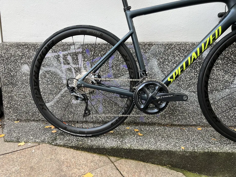 Used Specialized Tarmac SL6 2023 Road & Gravel, Black — image 4 of 6