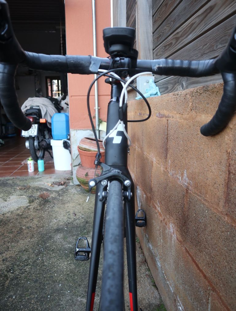 Used CUBE ATTAIN GTC 2017 2017 Road & Gravel — image 10 of 26