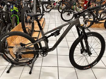 Used Merida ONE-SIXTY 700 2024 2024 Mountainbike, Black, 29, 27.5 — image 1 of 3