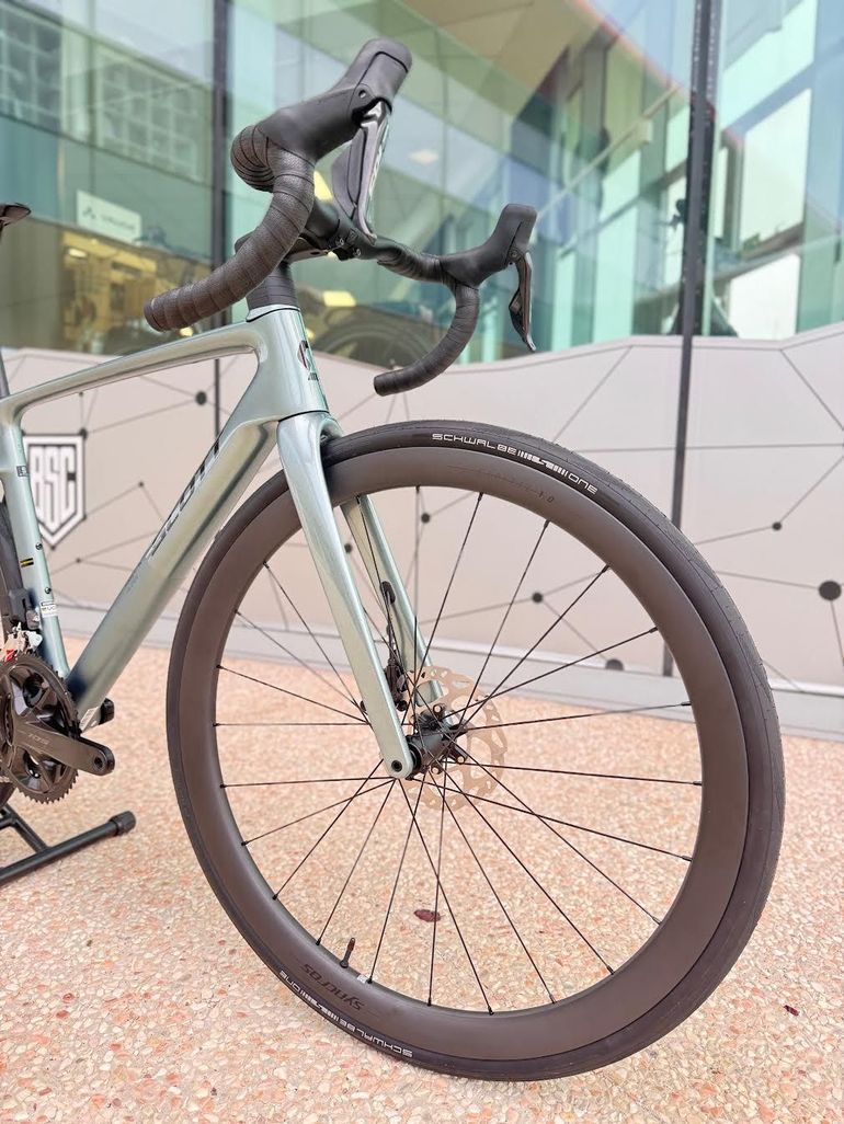 Used Scott Addict RC 30 2025 Road & Gravel, Black — image 13 of 16