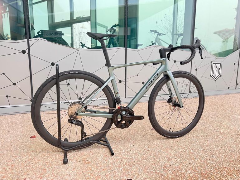 Used Scott Addict RC 30 2025 Road & Gravel, Black — image 3 of 16