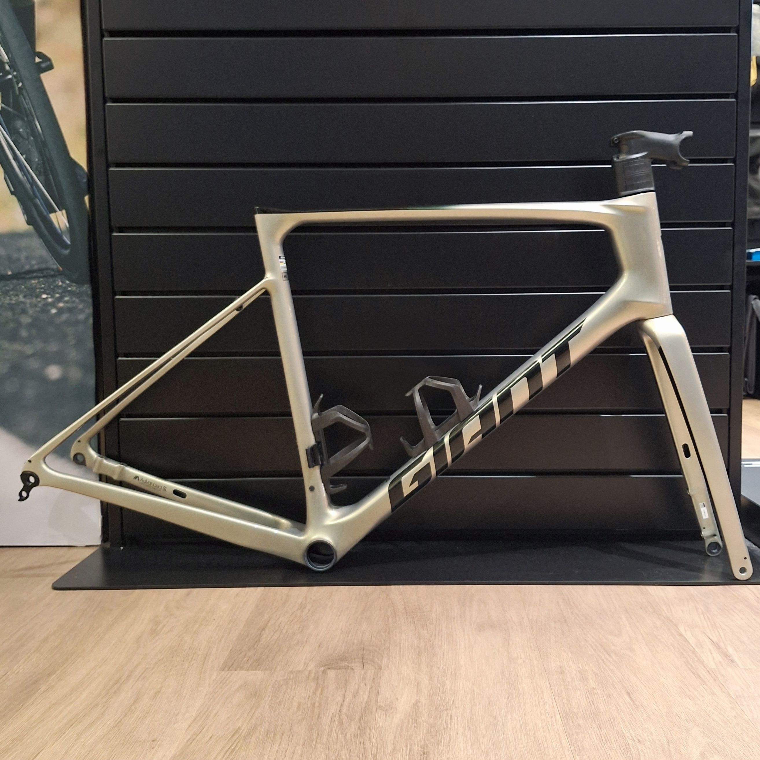 Giant Defy Advanced SL Frameset used in 0 buycycle