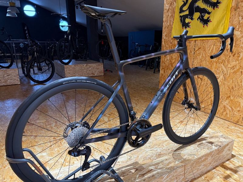 Tweedehands Scott Addict RC 10 2025 Road & Gravel — afbeelding 3 van 3