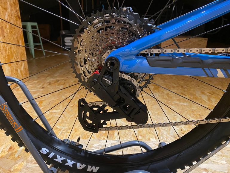 Used Mondraker SLY R 2025 Mountainbike, Blue — image 5 of 6