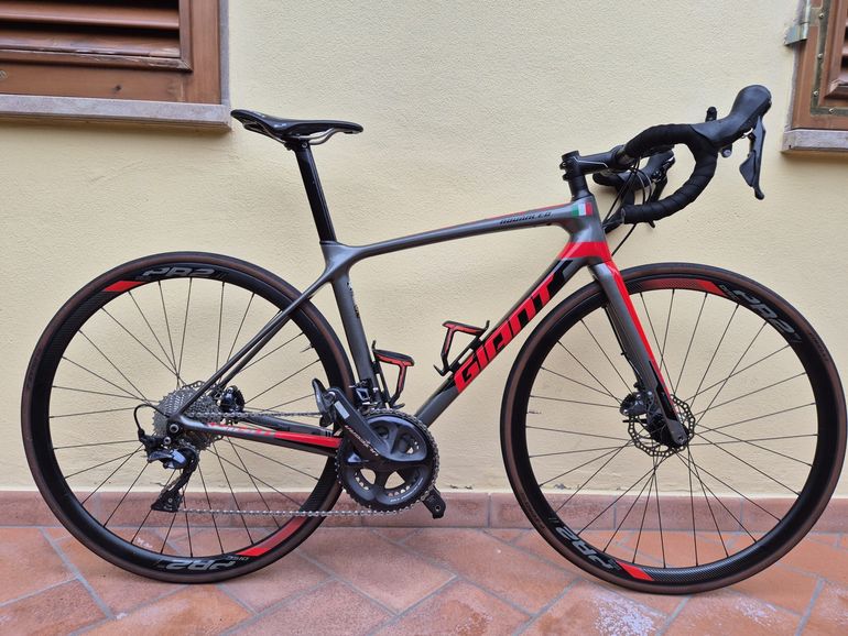 Giant TCR Advanced 1 Disc KOM used in S buycycle