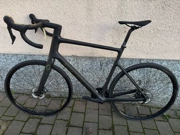 Used Scott Addict 20 2023 2023 Road & Gravel, Black — image 2 of 4