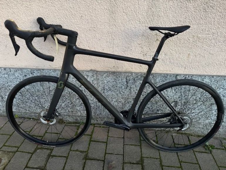 Used Scott Addict 20 2023 2023 Road & Gravel, Black — image 2 of 4