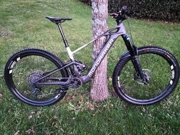 Gebrauchtes Mondraker NEAT R 2024 2024 Mountainbike, Hellgrau, 29 — Bild 1 von 10