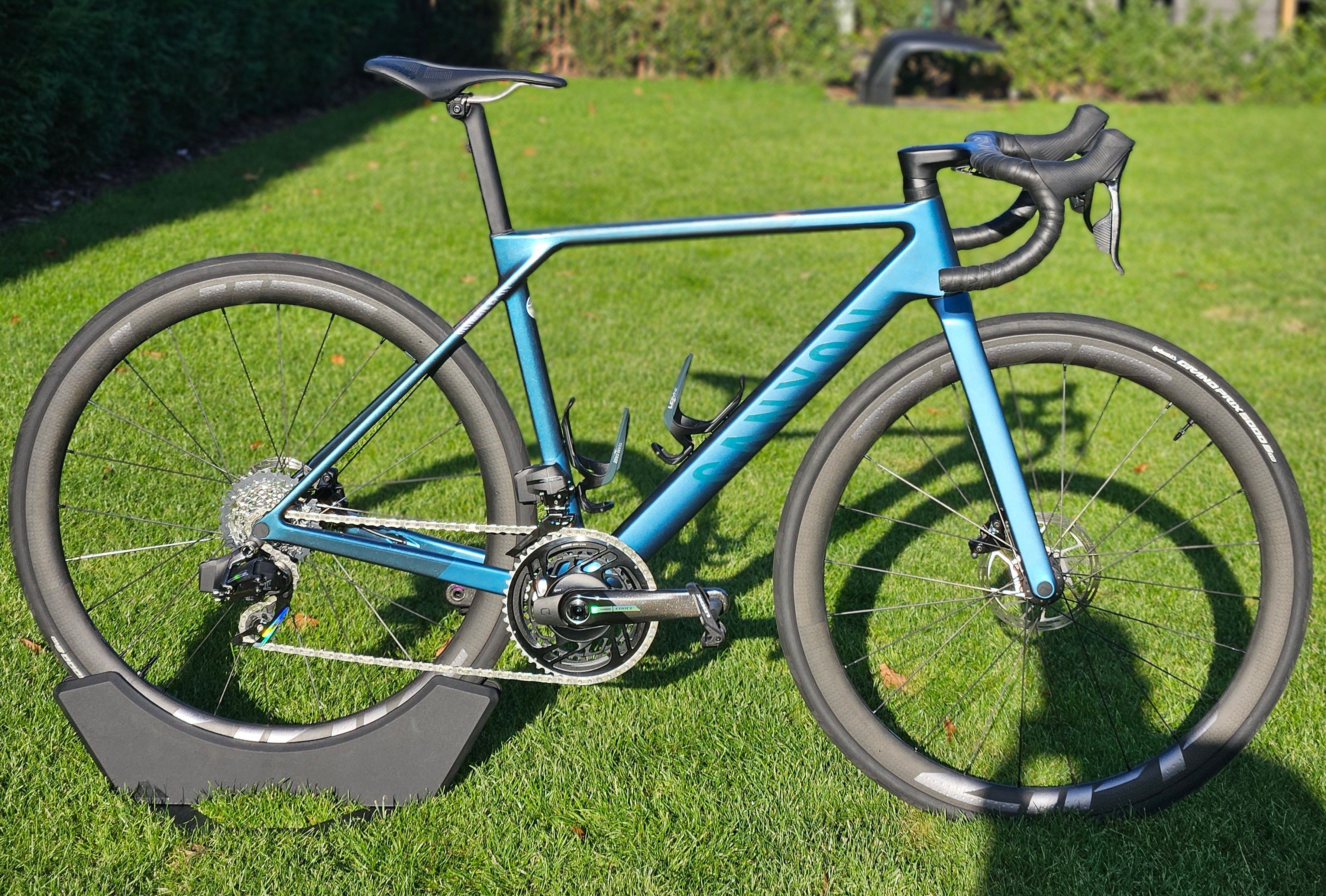 Canyon Ultimate CF SLX 8 Force AXS used in S buycycle