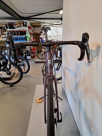 Used Giant Revolt Advanced 0 2023 2023 Road & Gravel, Purple — image 9 of 13