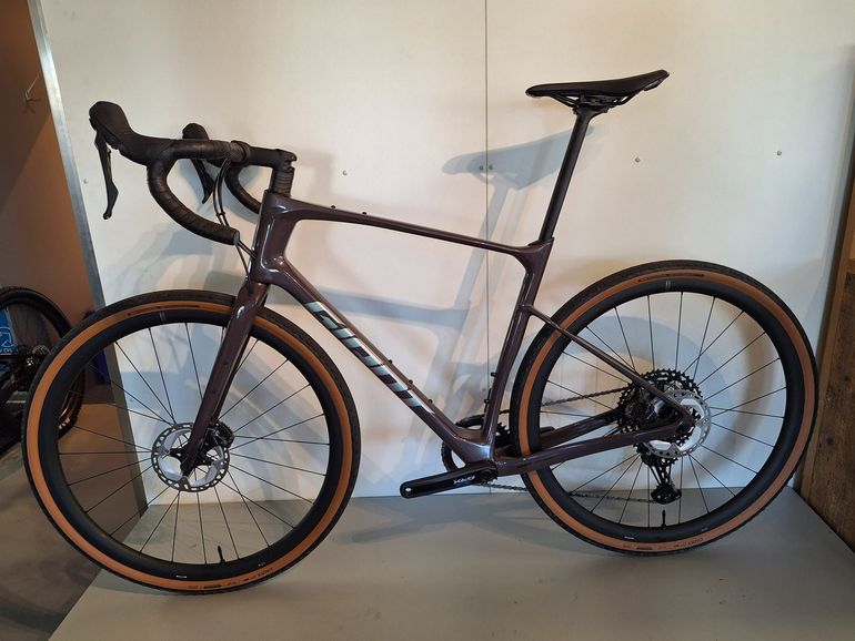 Gebrauchtes Giant Revolt Advanced 0 2023 2023 Road & Gravel, Violett — Bild 2 von 13