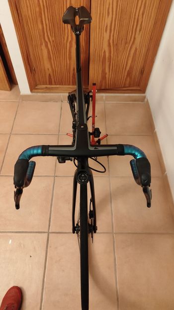 Used Canyon Aeroad CF SLX Disc 8.0 Di2 2018 2018 Road & Gravel — image 10 of 12