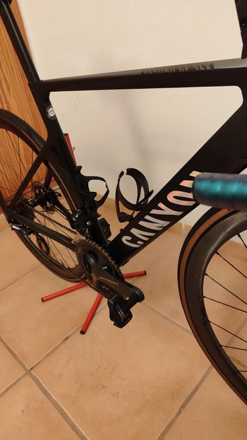 Used Canyon Aeroad CF SLX Disc 8.0 Di2 2018 2018 Road & Gravel — image 4 of 12