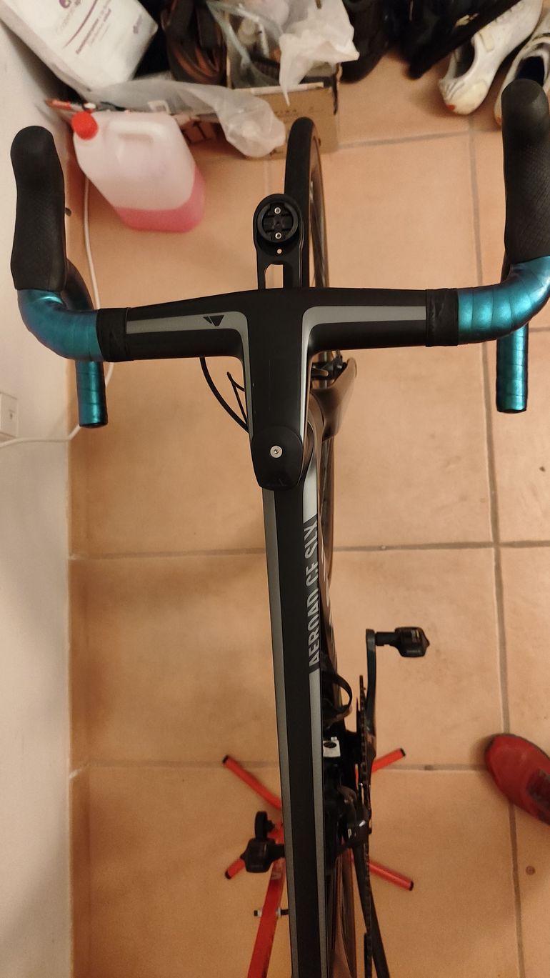 Used Canyon Aeroad CF SLX Disc 8.0 Di2 2018 2018 Road & Gravel — image 2 of 12
