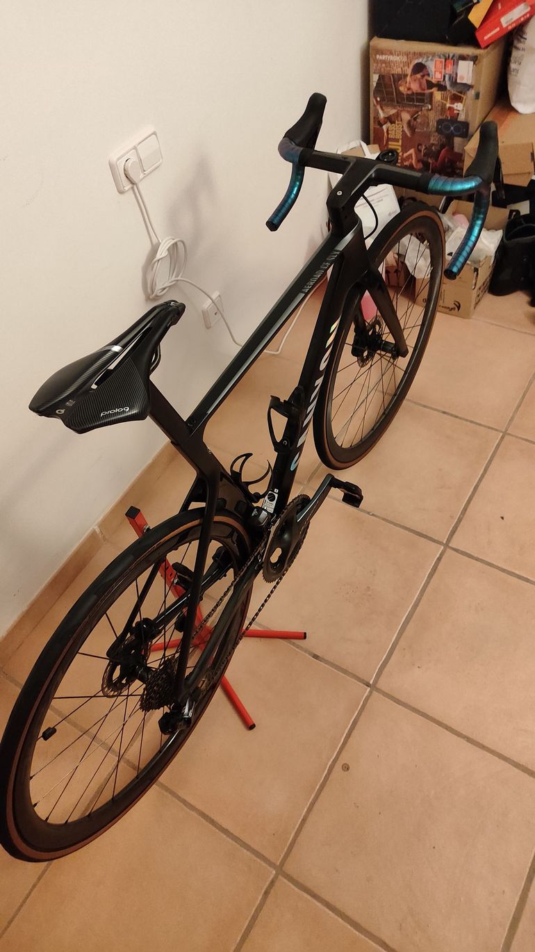 Used Canyon Aeroad CF SLX Disc 8.0 Di2 2018 2018 Road & Gravel — image 7 of 12