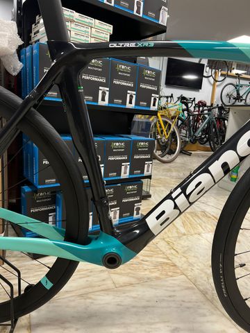 Käytetty Bianchi Oltre XR3 Frameset 2024 Road & Gravel — kuva 6 / 6