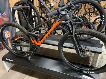Brugt Mondraker F-PODIUM CARBON 2023 2023 Mountainbike — billede 4 af 5