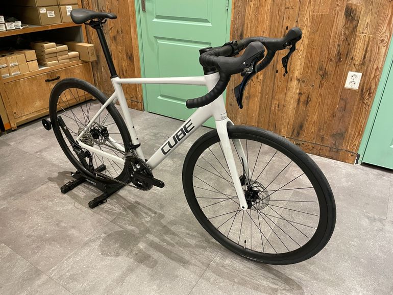 Used CUBE Attain SLX 2025 Road & Gravel — image 2 of 3