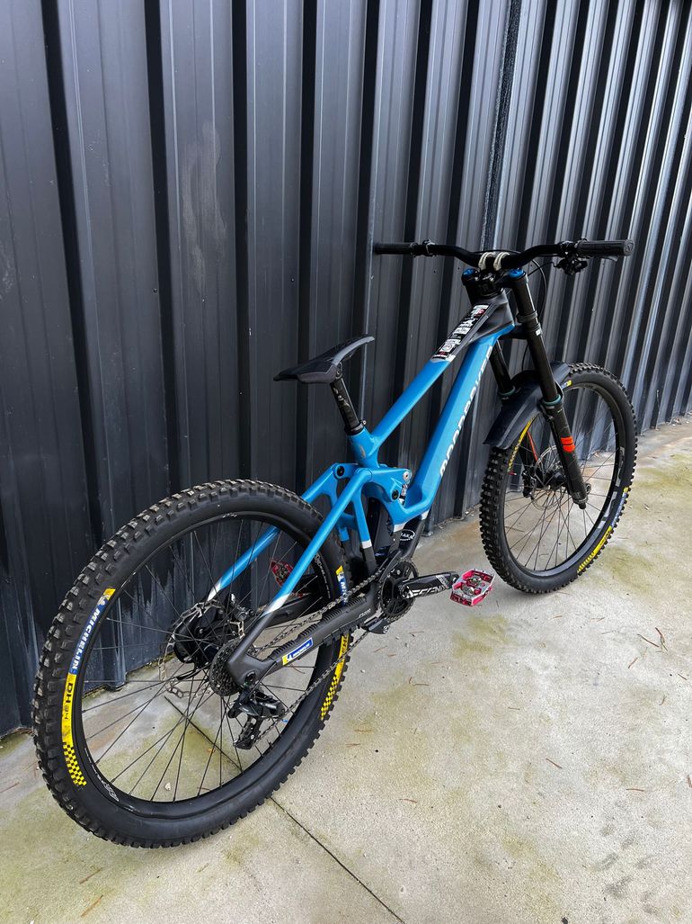 Mondraker SUMMUM CARBON R 2023 2023 Mountainbike usato, Blu — immagine 8 di 8