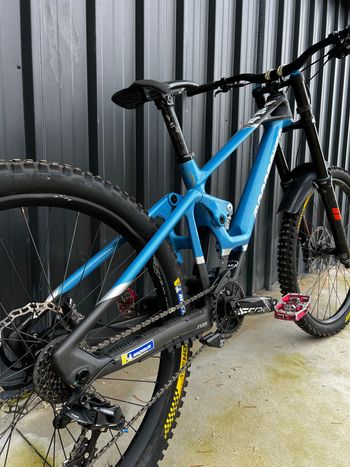 Mondraker SUMMUM CARBON R 2023 2023 Mountainbike usato, Blu — immagine 3 di 8