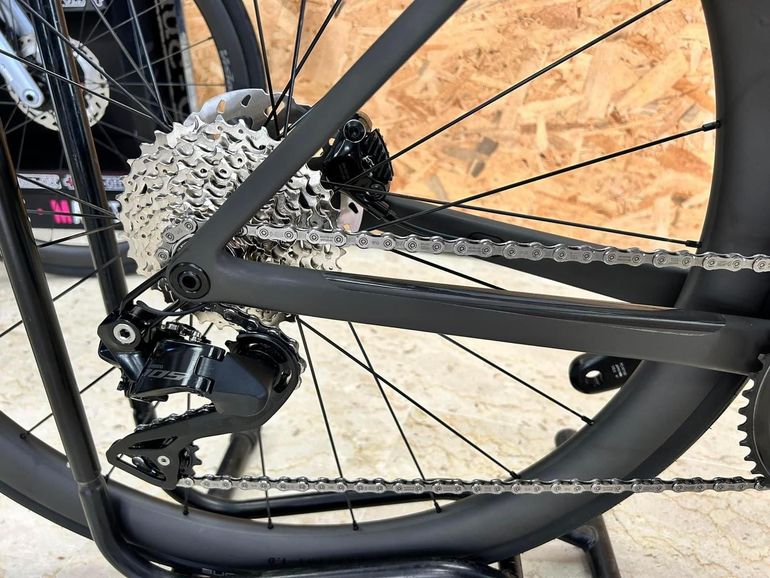 Käytetty Scott Addict RC 30 2025 Road & Gravel — kuva 3 / 9