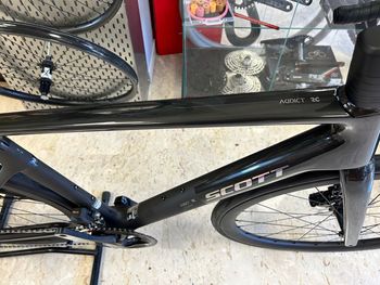Käytetty Scott Addict RC 30 2025 Road & Gravel — kuva 5 / 9