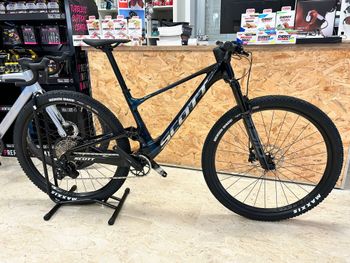 Used Scott Spark RC Team 2025 Mountainbike, Blue — image 6 of 8