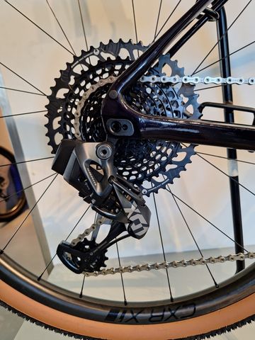 Tweedehands Giant Revolt X, Advanced Pro 0 2023 2023 Road & Gravel — afbeelding 4 van 19