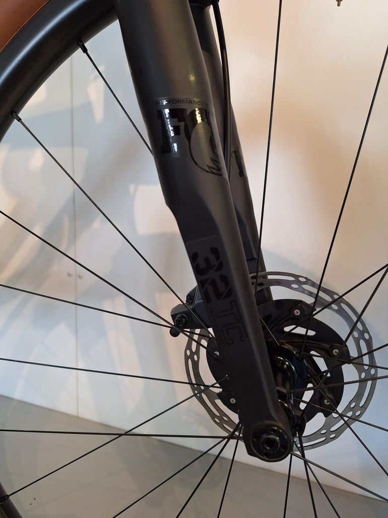 Used Giant Revolt X, Advanced Pro 0 2023 2023 Road & Gravel, Black — image 8 of 19