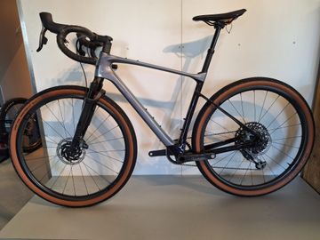 Tweedehands Giant Revolt X, Advanced Pro 0 2023 2023 Road & Gravel — afbeelding 2 van 19