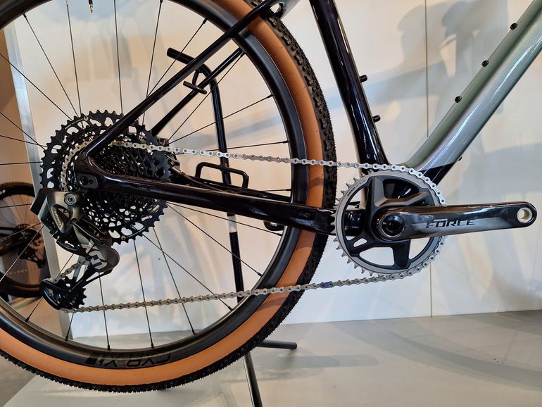 Used Giant Revolt X, Advanced Pro 0 2023 2023 Road & Gravel, Black — image 3 of 19