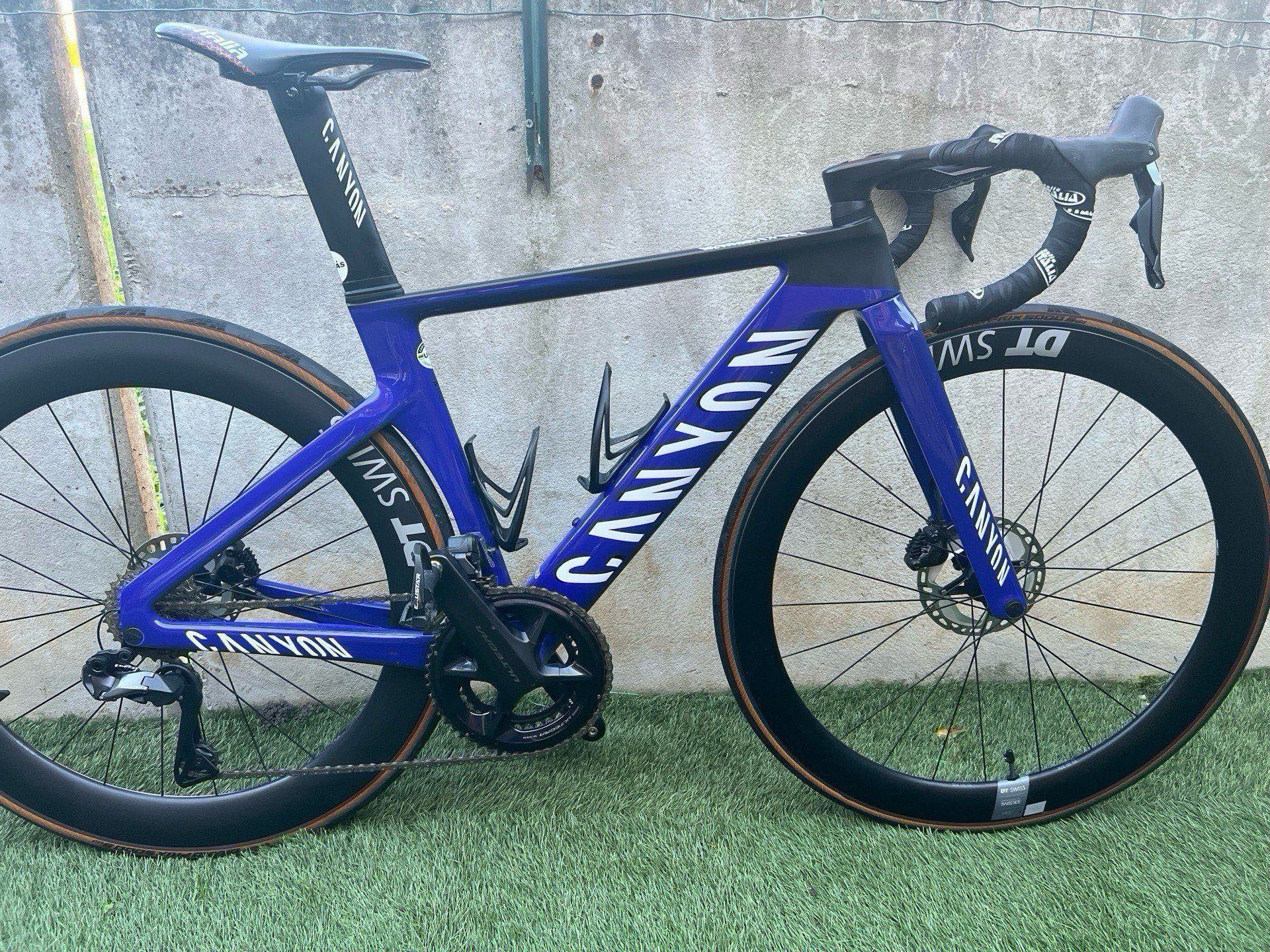 Canyon Aeroad CF SLX 8 Disc Di2 used in XXS | buycycle