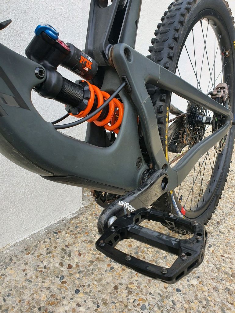 Used Santa Cruz Megatower XTR Reserve / Carbon CC / 29 2020 2020 Mountainbike, Black, 29 — image 6 of 9
