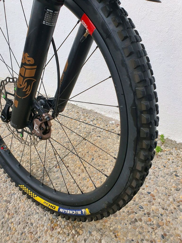 Used Santa Cruz Megatower XTR Reserve / Carbon CC / 29 2020 2020 Mountainbike, Black, 29 — image 5 of 9