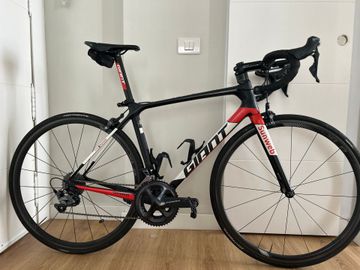Used Giant TCR Advanced Pro Team 2018 2018 Road & Gravel, Black — image 1 of 6