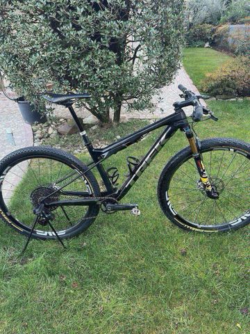 Used Trek Supercaliber 9.8 XT 2023 2023 Mountainbike, Black, 29 — image 2 of 8
