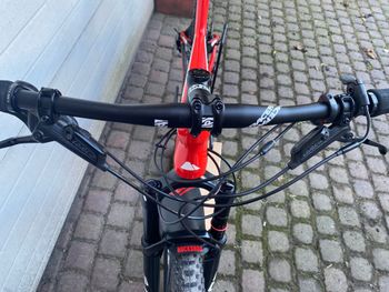 Used Canyon Lux CF SL 8.0 2020 2020 Mountainbike, Red, 29 — image 7 of 11