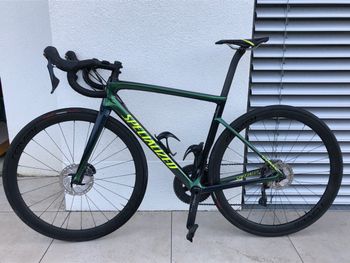 Used Specialized Tarmac Expert 2019 Road & Gravel — image 1 of 4