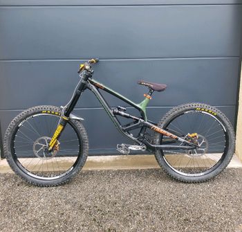 Used Commencal FURIOUS BRITISH COLUMBIA 2018 2018 Mountainbike, Black, 27.5 — image 5 of 5
