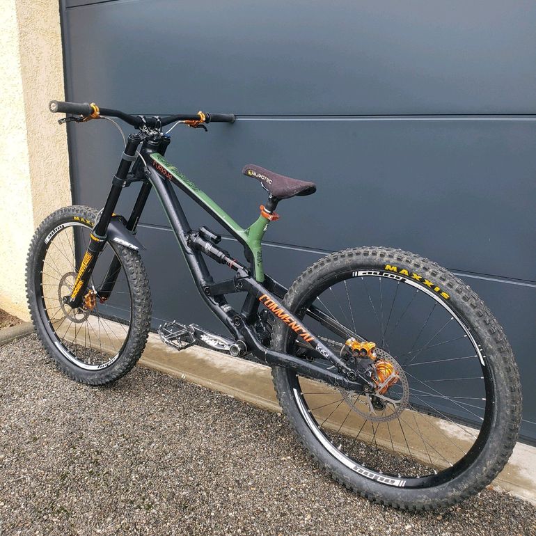 Used Commencal FURIOUS BRITISH COLUMBIA 2018 2018 Mountainbike, Black, 27.5 — image 4 of 5
