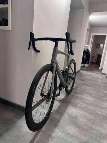 Used BMC Roadmachine 01 TWO P2P 2022 2022 Road & Gravel, Light Gray — image 2 of 4