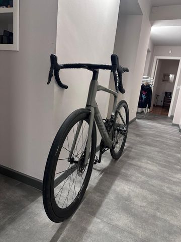 Used BMC Roadmachine 01 TWO P2P 2022 2022 Road & Gravel, Light Gray — image 2 of 4
