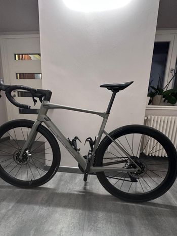 Used BMC Roadmachine 01 TWO P2P 2022 2022 Road & Gravel, Light Gray — image 4 of 4