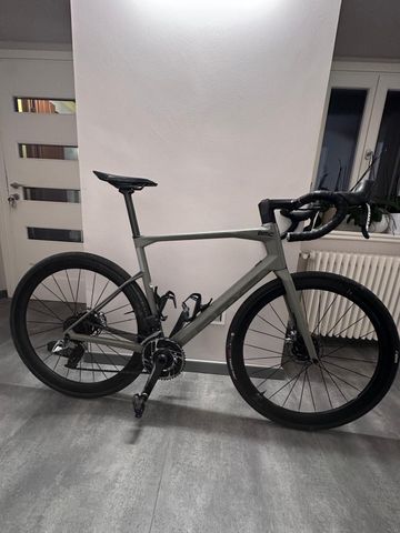 Used BMC Roadmachine 01 TWO P2P 2022 2022 Road & Gravel, Light Gray — image 1 of 4