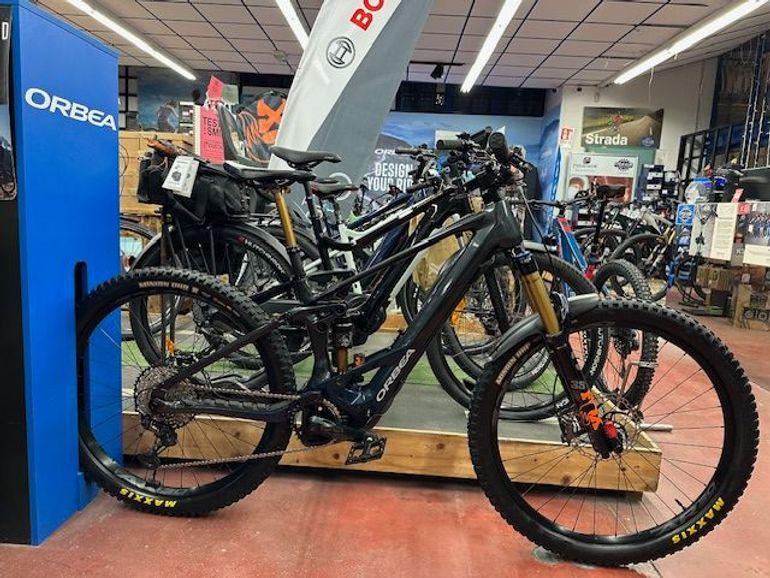 Used Orbea WILD H10 2024 2024 Mountainbike, Black, 29 — image 1 of 15
