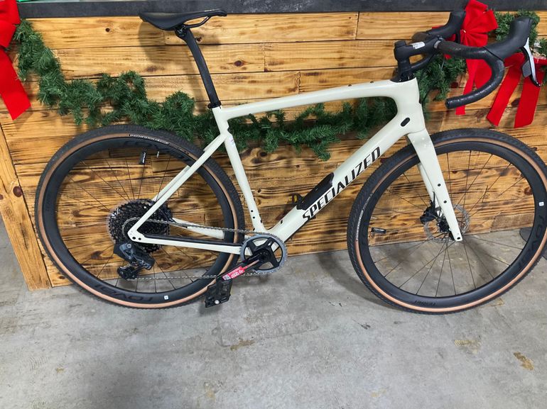 Used Specialized Diverge Pro Carbon 2023 2023 Road & Gravel, White — image 2 of 5